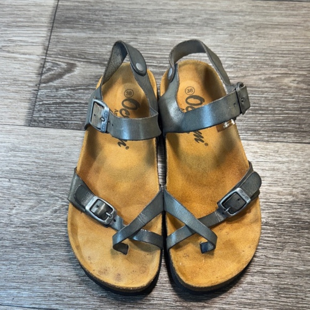 Gray leather sandals made in Spain size 38 (j139)